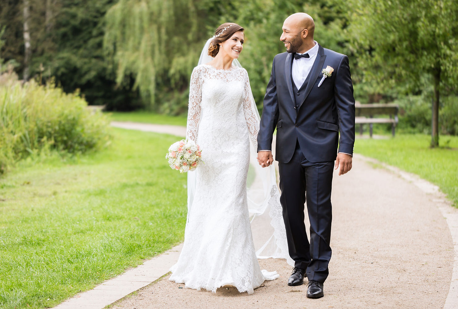 Outdoor wedding ceremony Grand Rapids